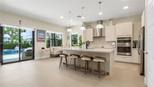 16051 NW 87th Ct, Miami Lakes, FL 33018