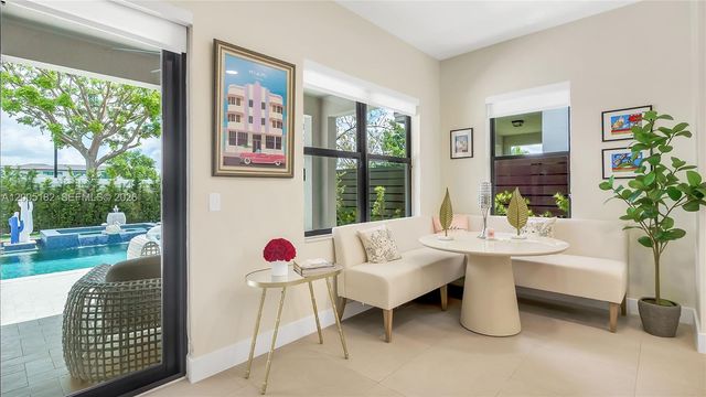 16051 NW 87th Ct, Miami Lakes, FL 33018