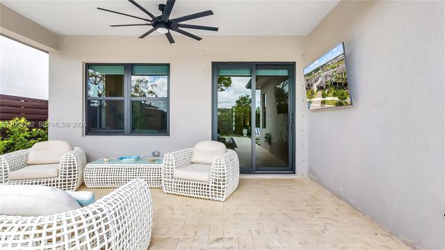 16051 NW 87th Ct, Miami Lakes, FL 33018