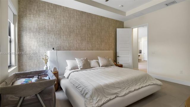 16051 NW 87th Ct, Miami Lakes, FL 33018