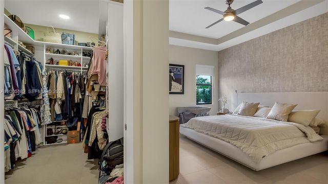 16051 NW 87th Ct, Miami Lakes, FL 33018