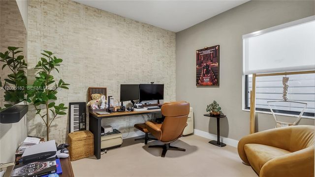 16051 NW 87th Ct, Miami Lakes, FL 33018