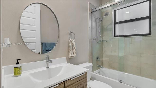 16051 NW 87th Ct, Miami Lakes, FL 33018