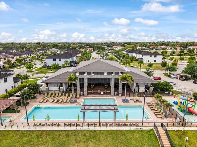 16051 NW 87th Ct, Miami Lakes, FL 33018