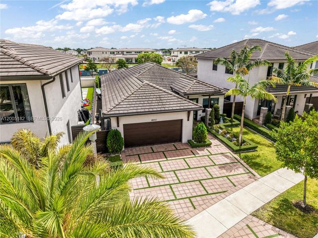 16051 NW 87th Ct, Miami Lakes, FL 33018