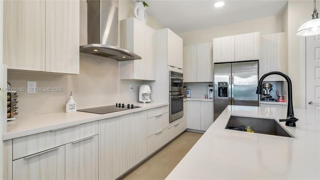 16051 NW 87th Ct, Miami Lakes, FL 33018