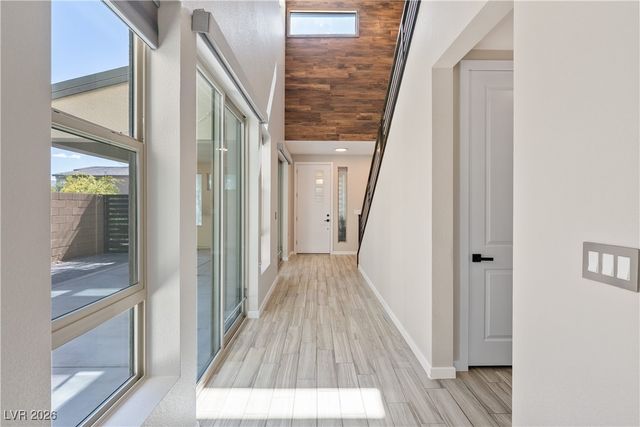 9710 Hiking Avenue, Las Vegas, NV 89166