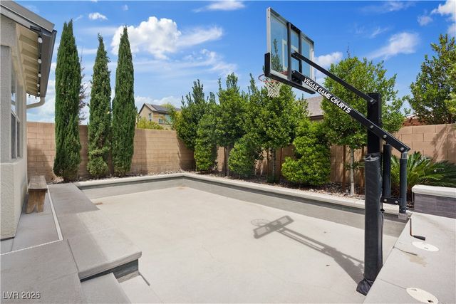 9710 Hiking Avenue, Las Vegas, NV 89166