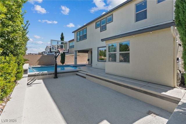 9710 Hiking Avenue, Las Vegas, NV 89166