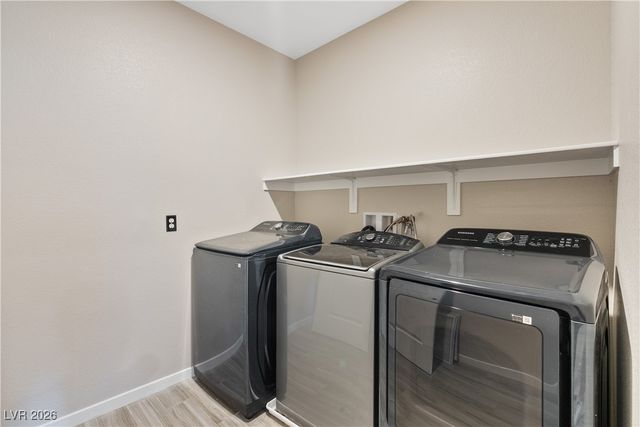 9710 Hiking Avenue, Las Vegas, NV 89166