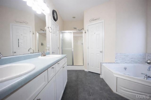 381 High Point Drive, Edwardsville, IL 62025