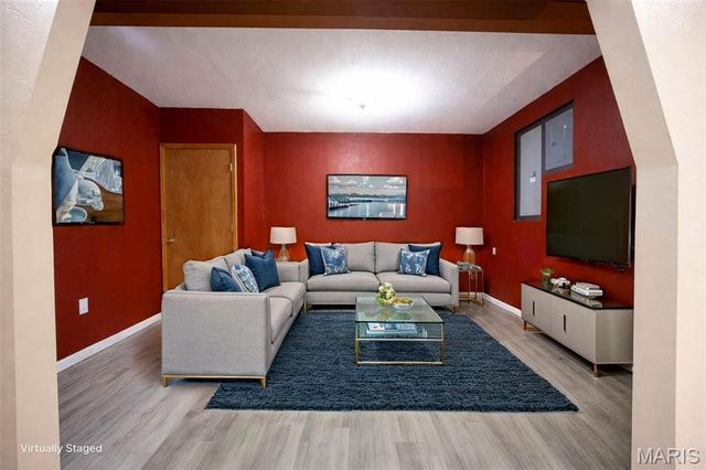 381 High Point Drive, Edwardsville, IL 62025