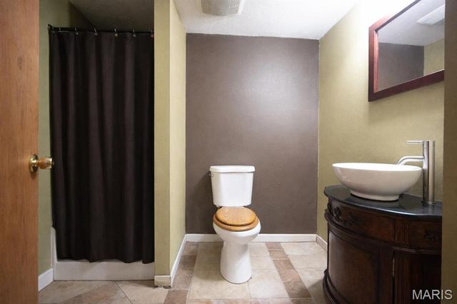 381 High Point Drive, Edwardsville, IL 62025