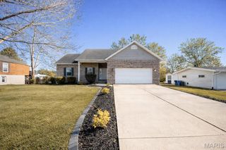 381 High Point Drive, Edwardsville, IL 62025