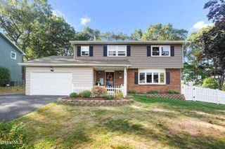 19 Joy Drive, Colonie, NY 12211