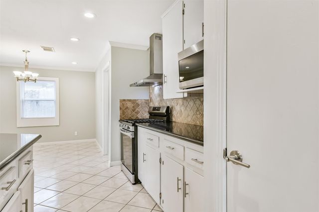 7 Gulf Lane, Galveston, TX 77550