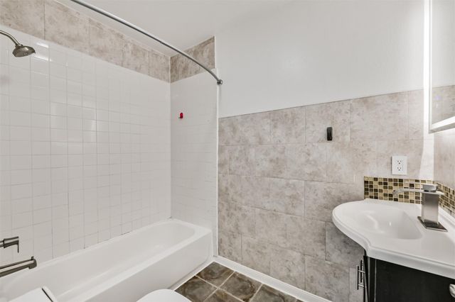 7 Gulf Lane, Galveston, TX 77550