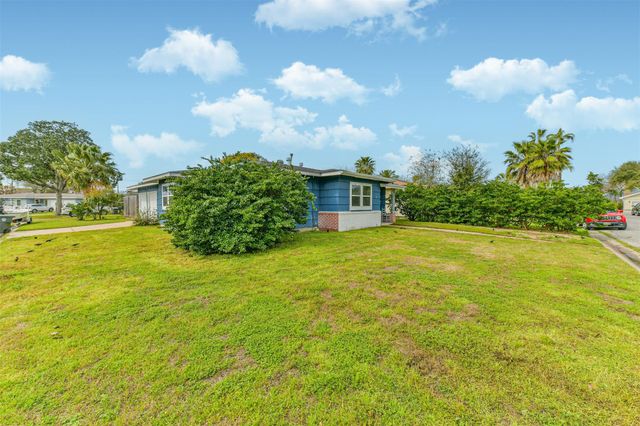 7 Gulf Lane, Galveston, TX 77550