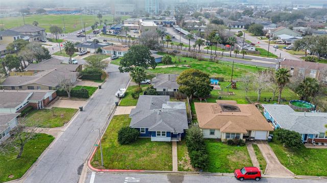 7 Gulf Lane, Galveston, TX 77550