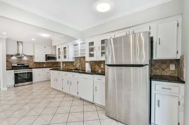 7 Gulf Lane, Galveston, TX 77550