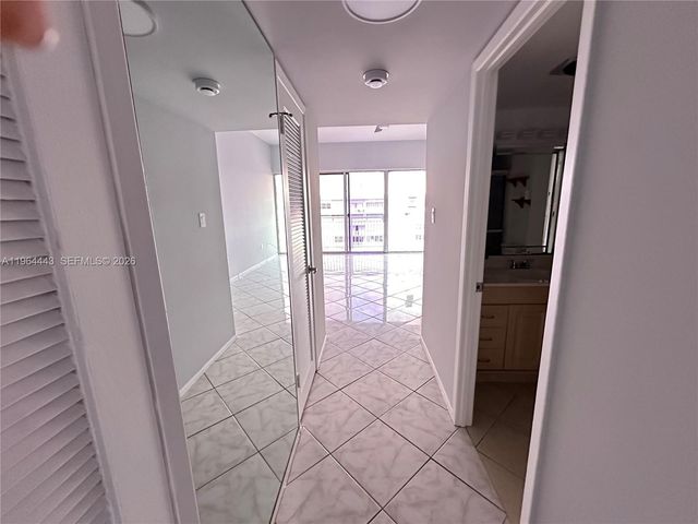 18051 Biscayne Boulevard PH05, Aventura, FL 33160