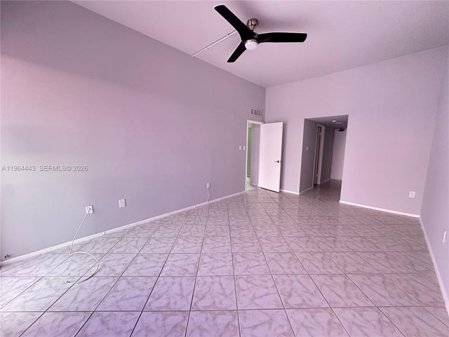 18051 Biscayne Boulevard PH05, Aventura, FL 33160