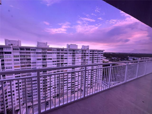 18051 Biscayne Boulevard PH05, Aventura, FL 33160