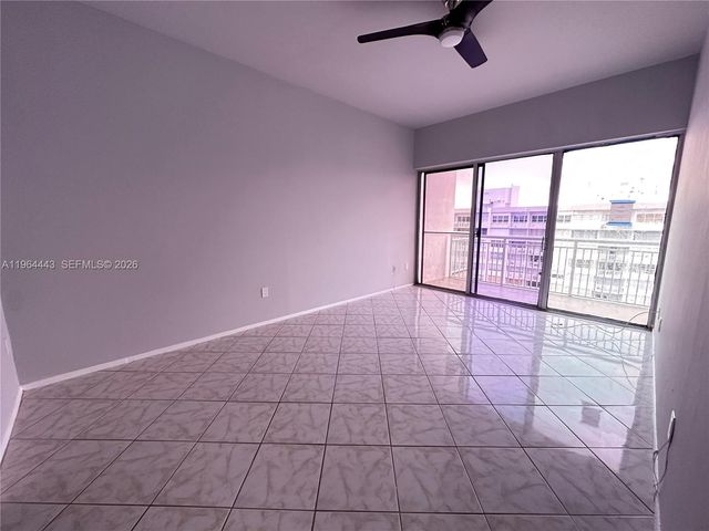 18051 Biscayne Boulevard PH05, Aventura, FL 33160