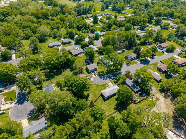 803 Valley Drive, Maryville, IL 62062