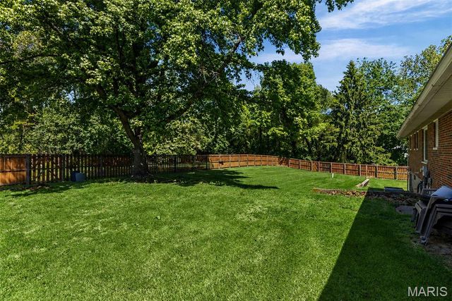 803 Valley Drive, Maryville, IL 62062