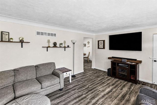 803 Valley Drive, Maryville, IL 62062