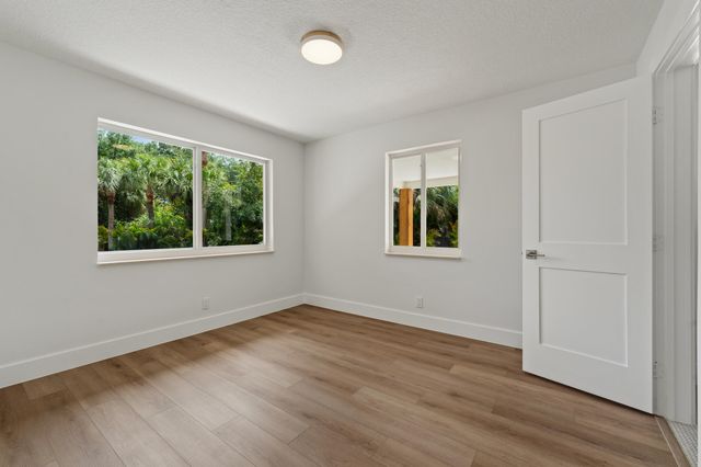8781 N Virginia Avenue, Palm Beach Gardens, FL 33418