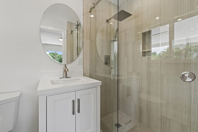8781 N Virginia Avenue, Palm Beach Gardens, FL 33418