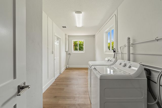 8781 N Virginia Avenue, Palm Beach Gardens, FL 33418