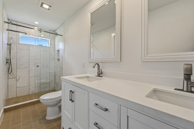 8781 N Virginia Avenue, Palm Beach Gardens, FL 33418