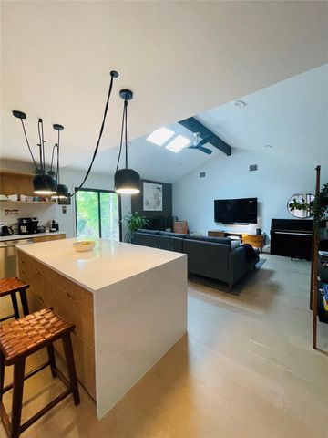 8418 Seminary Ridge DR, Austin, TX 78745