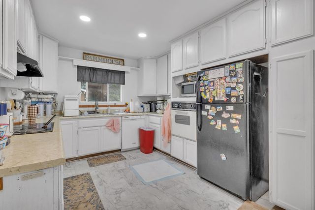 5729 Dewey Dr, Fair Oaks, CA 95628