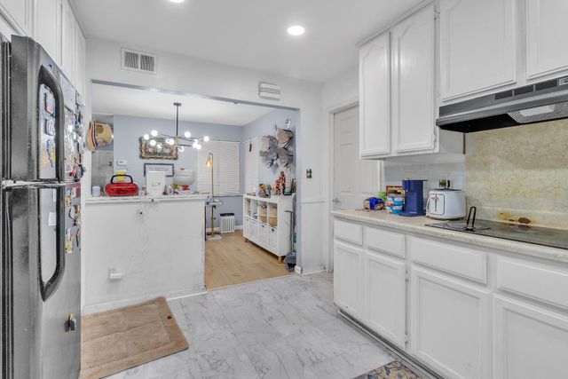 5729 Dewey Dr, Fair Oaks, CA 95628