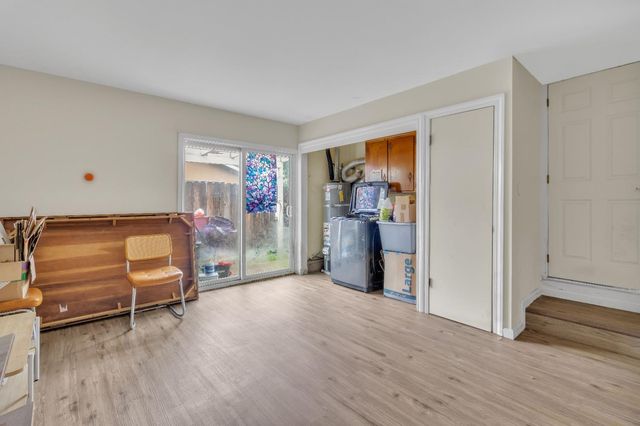 5729 Dewey Dr, Fair Oaks, CA 95628