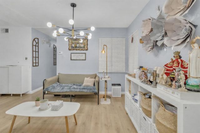 5729 Dewey Dr, Fair Oaks, CA 95628