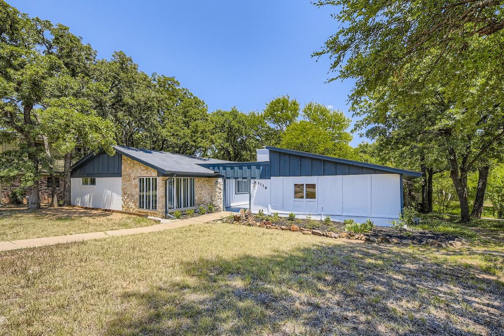 1116 Wade Drive, Bedford, TX 76022