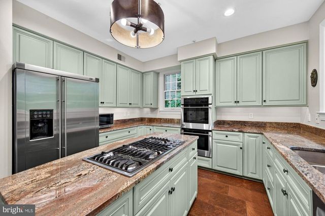 1507 NIGHT SHADE CT, Vienna, VA 22182