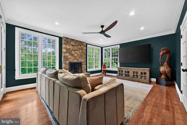 1507 NIGHT SHADE CT, Vienna, VA 22182