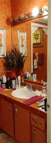 110 E Riverbend Dr, Sunrise, FL 33326