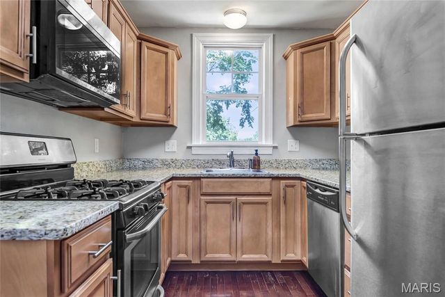 8735 Bridgeport Avenue, St Louis, MO 63144