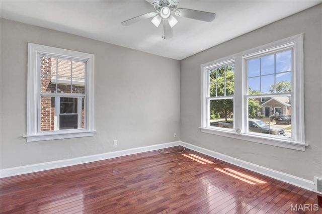 8735 Bridgeport Avenue, St Louis, MO 63144