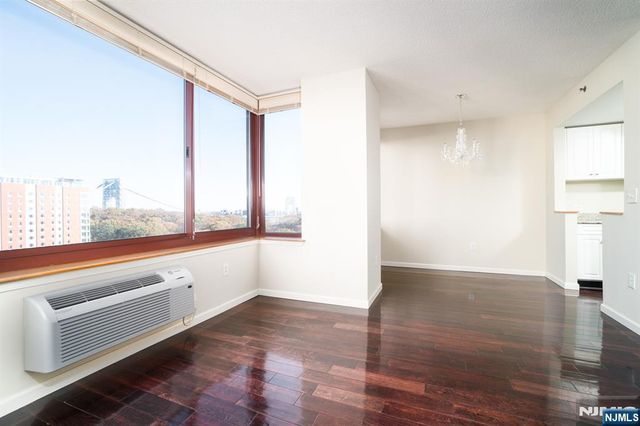 100 Old Palisade Road 2011, Fort Lee, NJ 07024