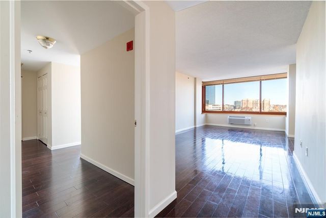 100 Old Palisade Road 2011, Fort Lee, NJ 07024