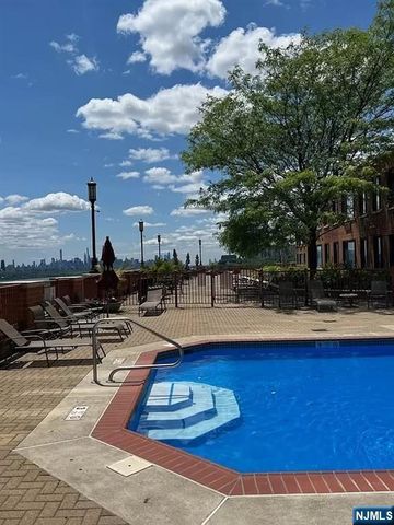 100 Old Palisade Road 2011, Fort Lee, NJ 07024