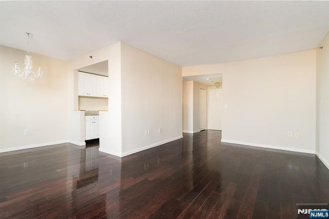100 Old Palisade Road 2011, Fort Lee, NJ 07024